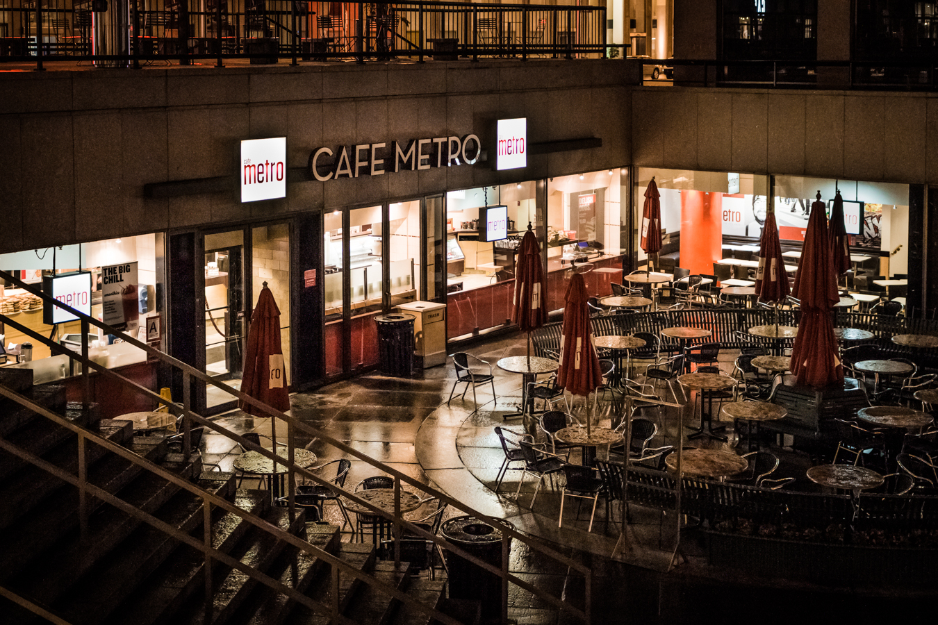 Empty Cafe Metro